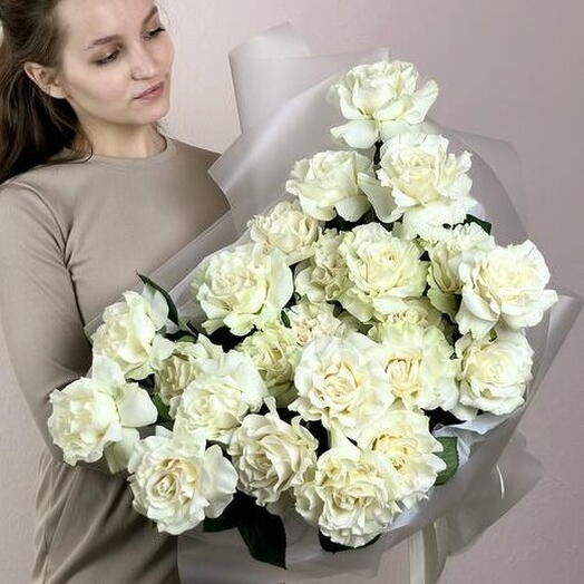 Большой букет из 25 белых французских роз 02-0090-025