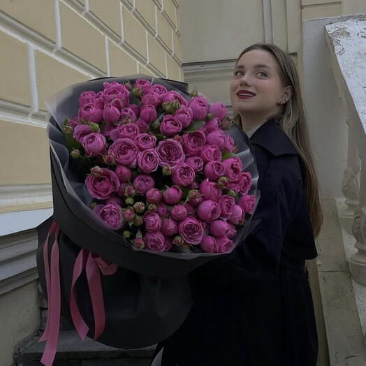 Пионовидные розы Мисти