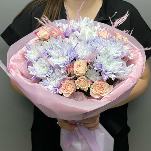 Букет розово сиреневый из хризантемы и кустовой розы 🩷💜