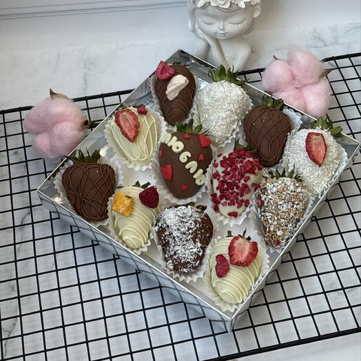 Клубника в шоколаде ( Люблю )