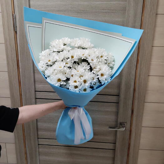Букет из ромашковидной хризантемы