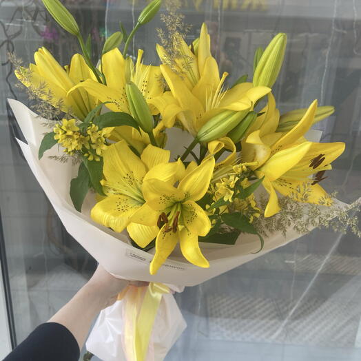 Невероятно красивый букет из жёлтых Лилий «Принцессе Белль» 💛