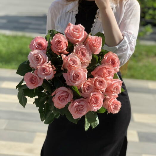 Букет 19 роз BE SWEET