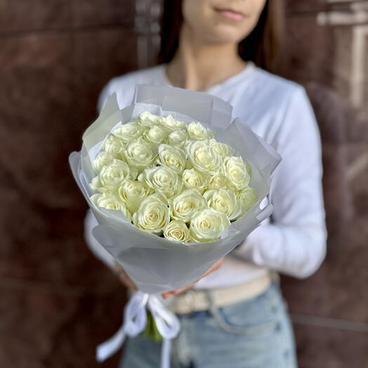 Монобукет из белых роз 25шт