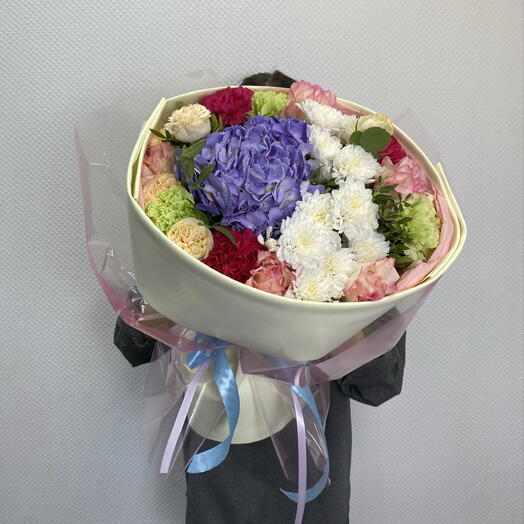 Яркий дофаминовый букет 💐 | Букет: хризантема, кустовая роза, гортензия, диантус, ажурная розочка