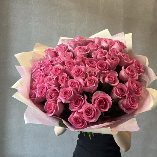 Букет из 51 розы «роскошный вальс»
🌸