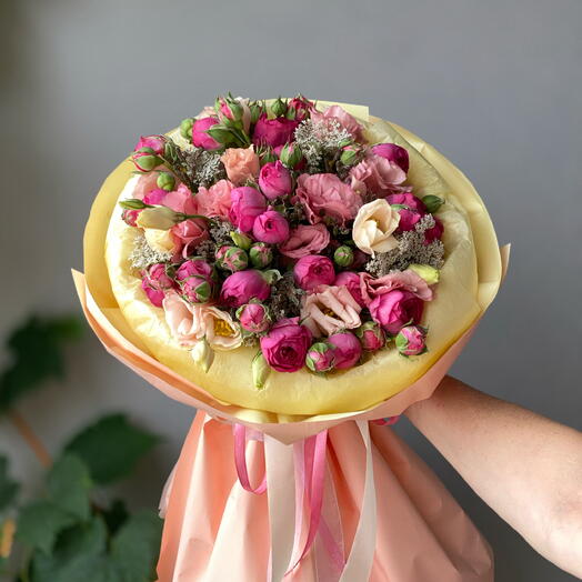 HARVEST, букет из кустовых пионовидных роз и эустом
