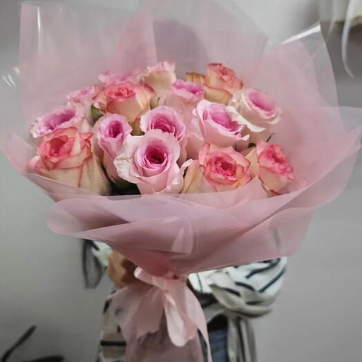 Розовые розы 15 шт