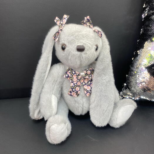 Игрушка серый зайчик