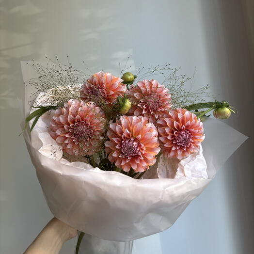 Яркий с георгинами и паникумом🌿