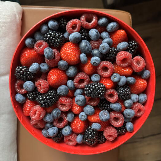 Коробка с лесными ягодами 🍓 🫐