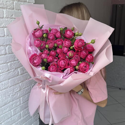 Яркие кустовые розы