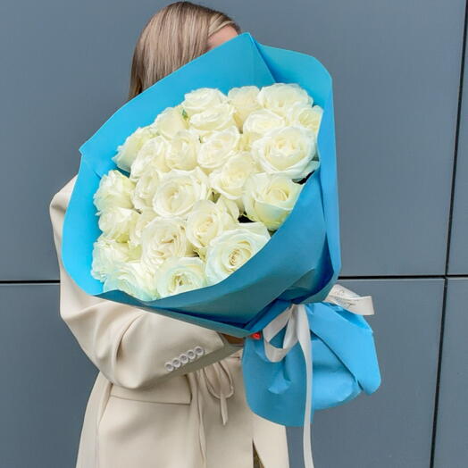 Букет 25 белых роз. Монобукет 618. Leora Flowers дом цветочной моды