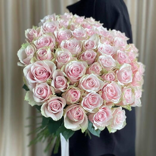 Букет из 51 нежно розовой розы💖