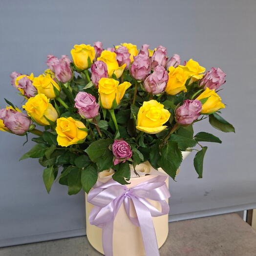 Коробка и розы 51 шт