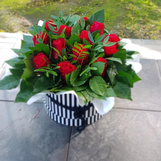 Red roses of Ecuador in a box