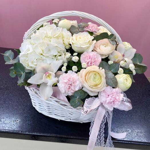 Корзина с ранункулюсами в особенный день🌸/ цветы с доставкой в Уфе