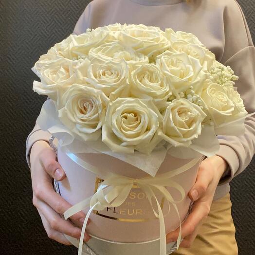 23 white roses in a box