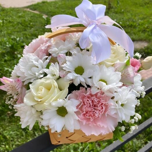 Корзина с цветами