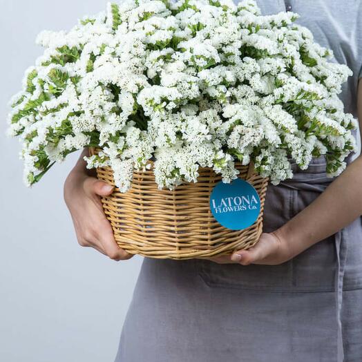 Корзина с белыми лимониумами (сухоцвет) - Latona Flowers