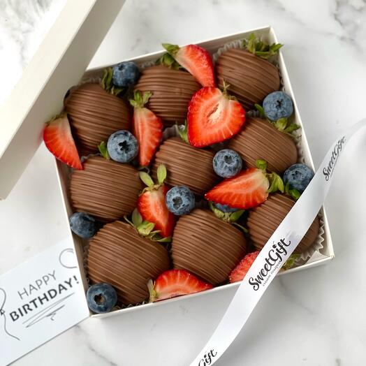 Strawberries in chocolate "Berry fresh"