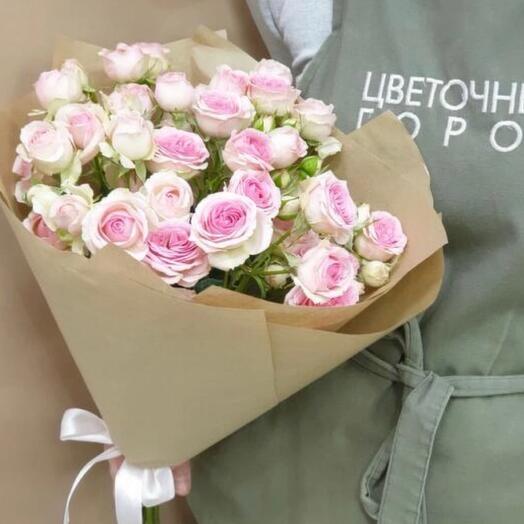 Bouquet of bush pink roses