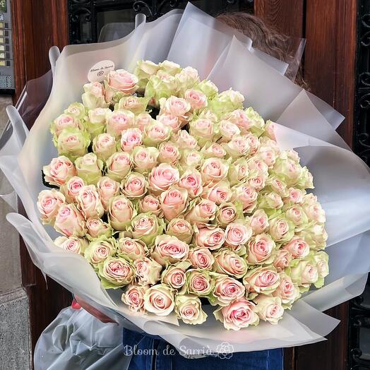 Bouquet of 100 pink roses