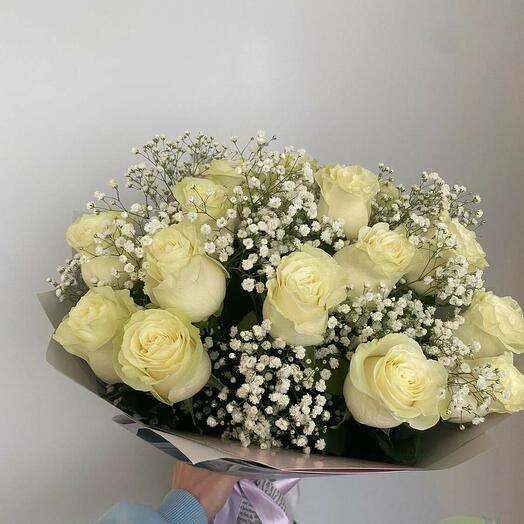 Букет "Белые розы с гипсофилой"