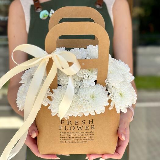 Summer cloud handbag with chrysanthemums