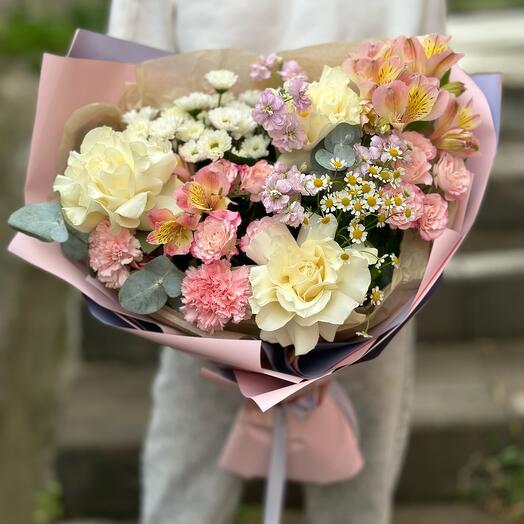 Ramo con rosas francesas