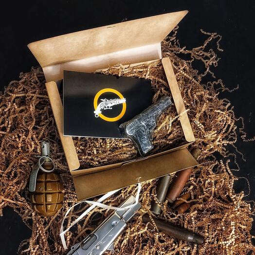 Knife throwing lesson with an instructor (30 minutes, 2 or more participants)