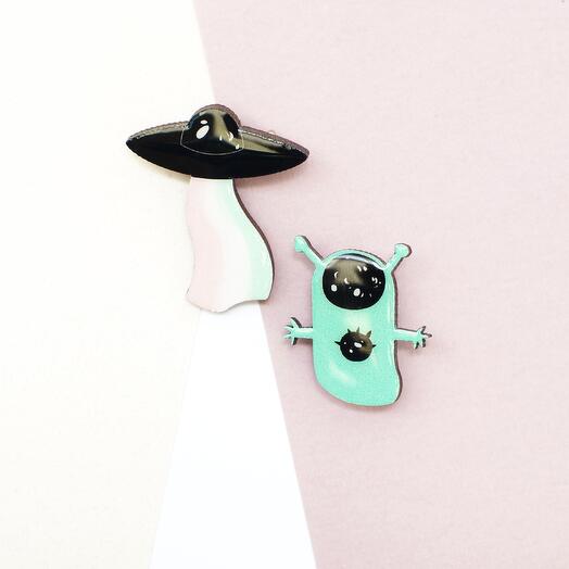 Set of brooches Alien and a flying saucer