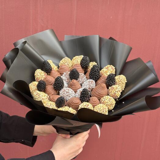 Bouquet of strawberries in chocolate Black panther