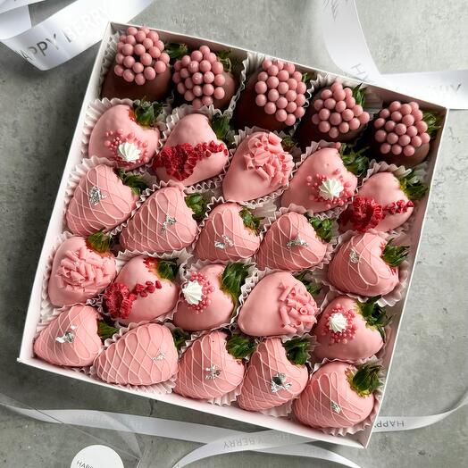 Клубника в шоколаде "Pink" (20-25 ягод)