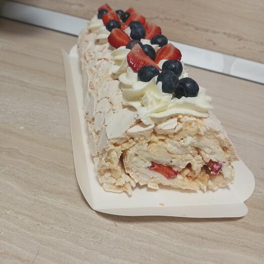 Меренговый рулет "клубника"