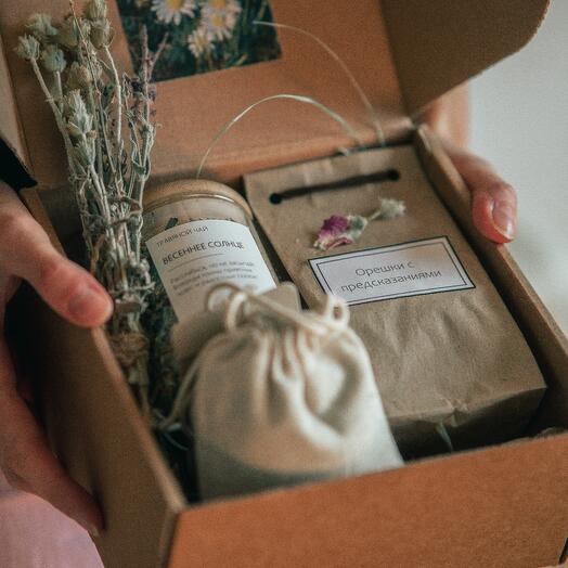 Caja de regalo para hombre con té de hierbas y nueces