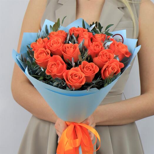 Bouquet of 15 orange roses with pistachios