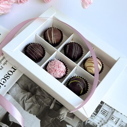 Ассорти шоколадных трюфелей с сыром 6 шт