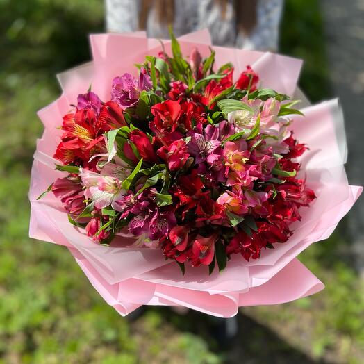 15 разноцветных альстромерий