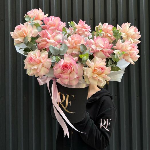 Фирменная композиция из роз