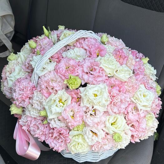 White and pink lisianthus basket