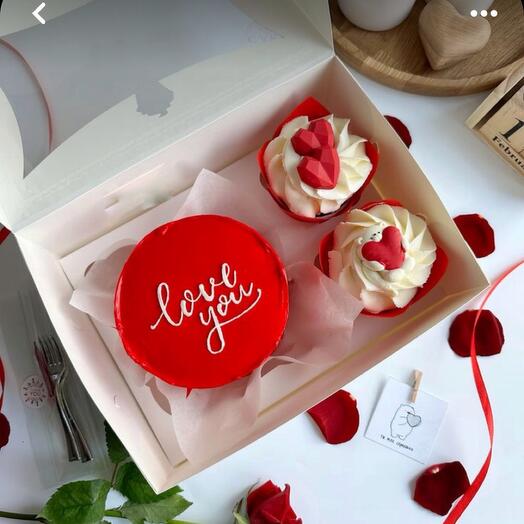 Сладкий набор «покоряй этот мир дальше» бенто + капкейки