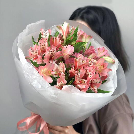 Mademoiselle Naomi! 11 alstroemeria