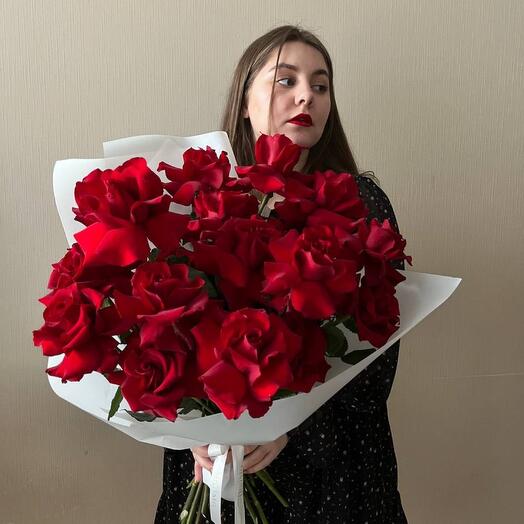 Букет из 21 красной французской розы