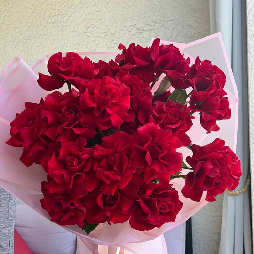 Red open roses