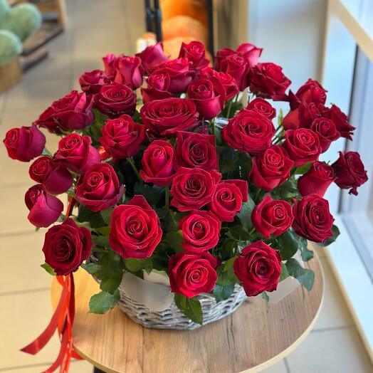 Корзина с розами красными!! Размер L