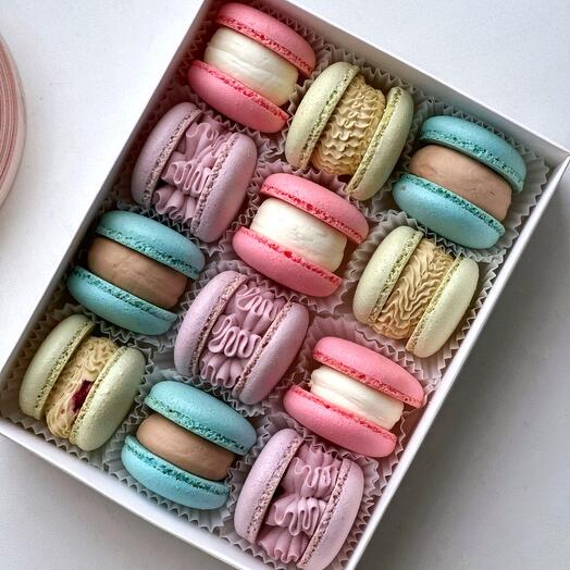 Набор пирожных макарон 12 шт