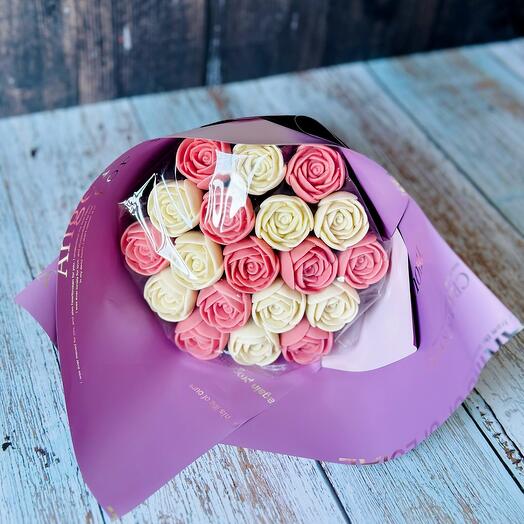 Сладкий букет из шоколада на 8 марта