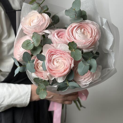 Ранункулюсы с эвкалиптом 9 шт