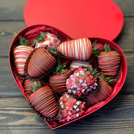 Chocolate-covered strawberry heart "Between us"